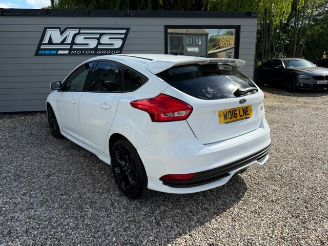 Ford Focus 2016 2.0 Tdci St-2 Hatchback Eur WO16LNE White #3