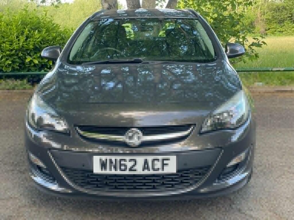 Vauxhall Astra Estate 1.4 16V Exclusiv Sports Tourer Euro 5 Grey #2