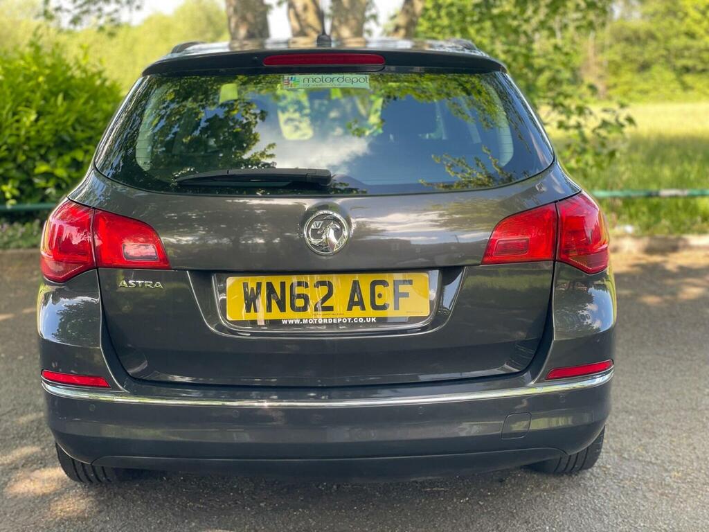 Vauxhall Astra Estate 1.4 16V Exclusiv Sports Tourer Euro 5 Grey #4