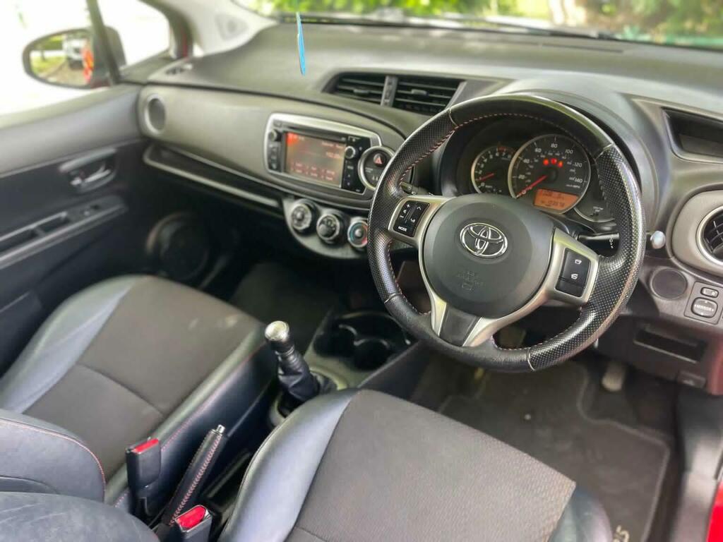 Toyota Yaris Hatchback Black #9
