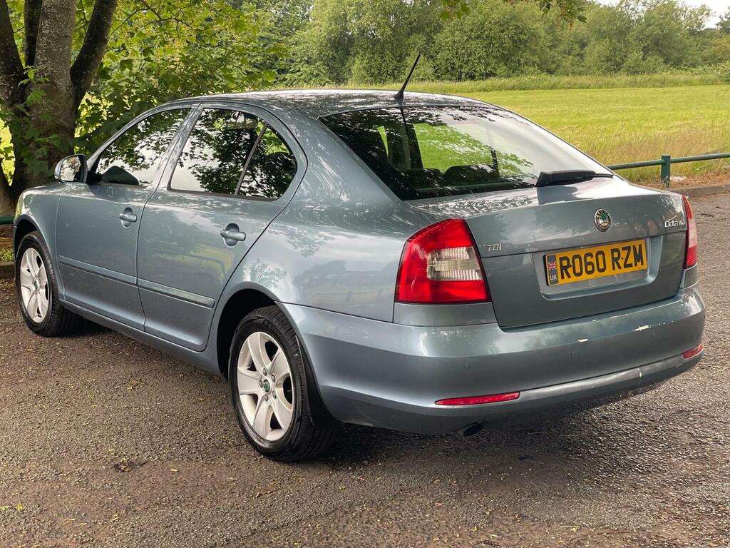 Skoda Octavia Estate Black #4