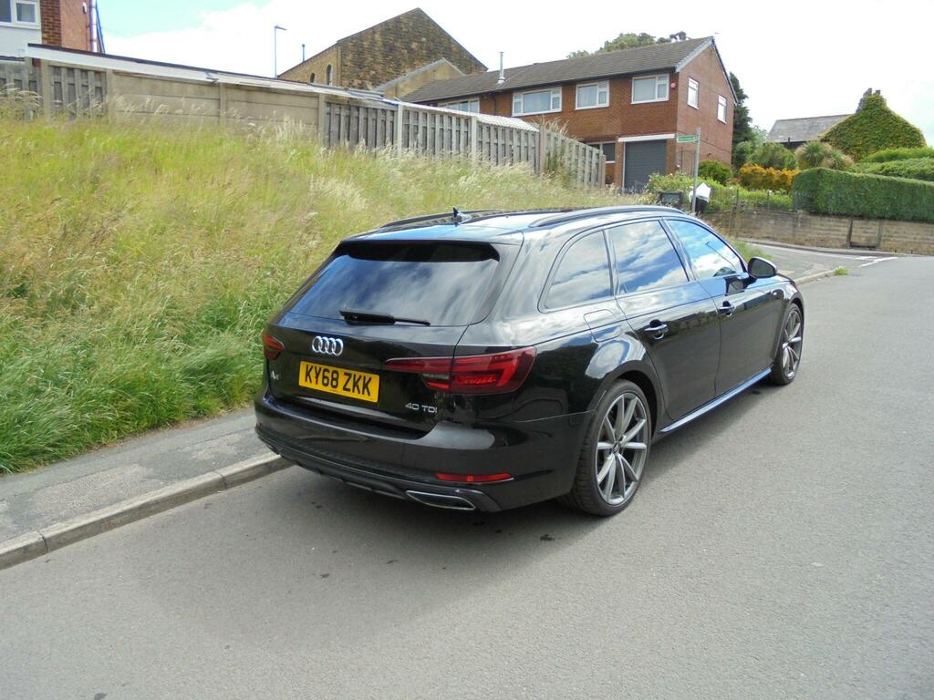 Audi A4 Avant Black Edition Black #4