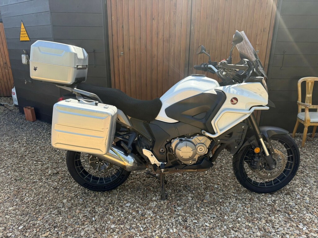 Honda  Crosstourer AU20MMK White #2