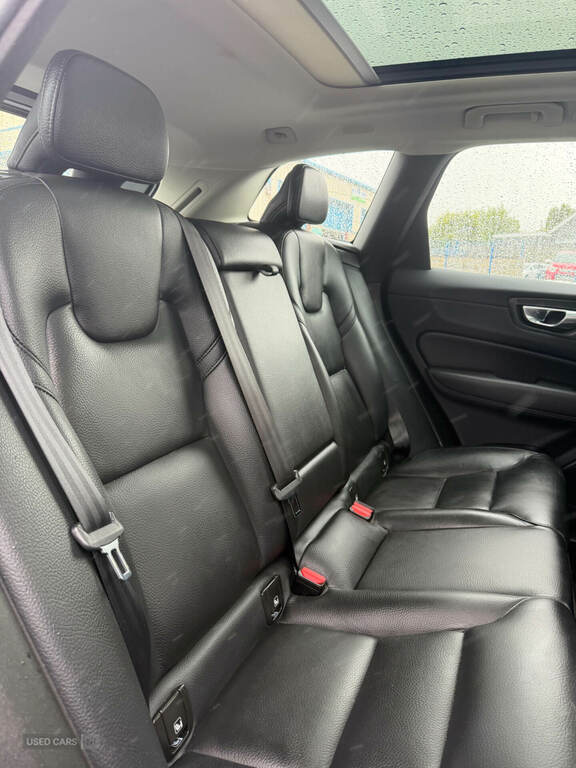 Volvo XC60 2.0 T6 350 Rc Phev Core Bright Awd Gtron YM72LKU Black #4