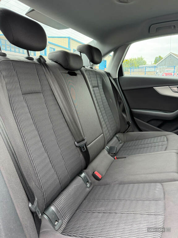 Audi A4 2.0 Tdi Ultra Se S Tronic Blue #3
