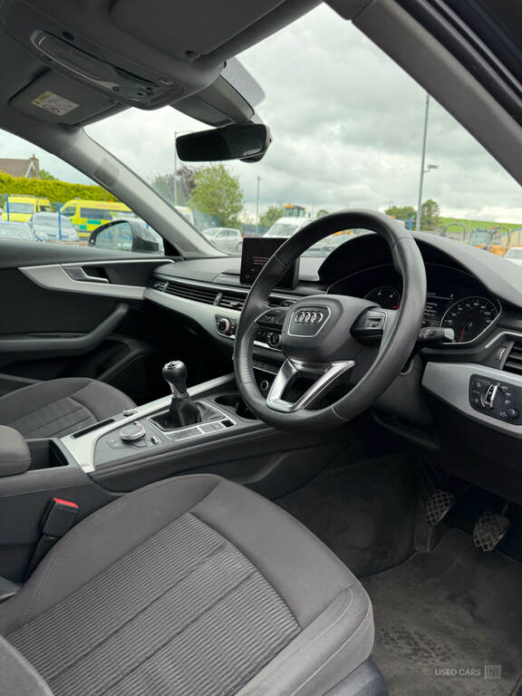 Audi A4 2.0 Tdi Ultra Se 148 Bhp White #7