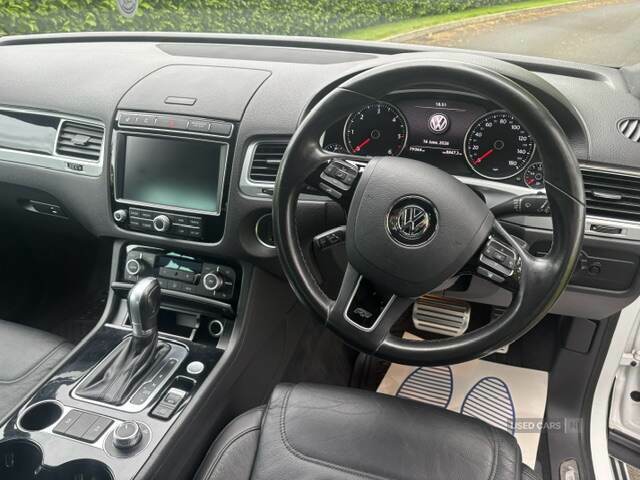 Volkswagen Touareg  Grey #12