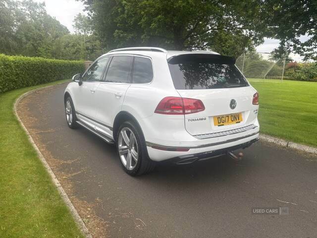 Volkswagen Touareg 3.0 V6 Tdi Bmt 262 R-line Plus Tip White #4