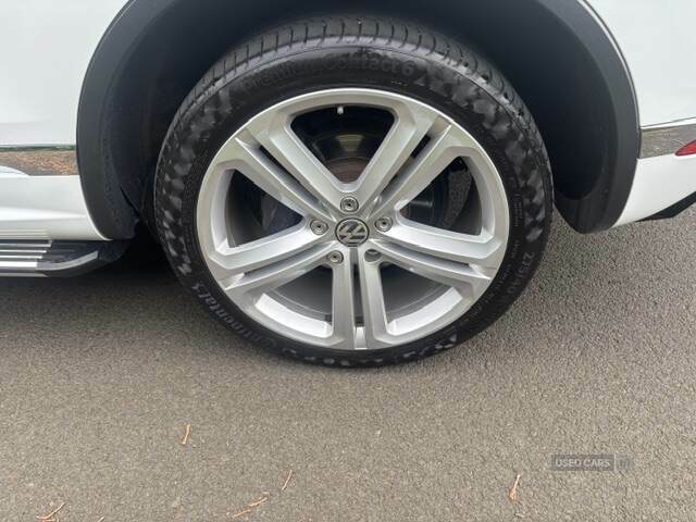 Volkswagen Touareg 3.0 V6 Tdi Bmt 262 R-line Plus Tip White #6
