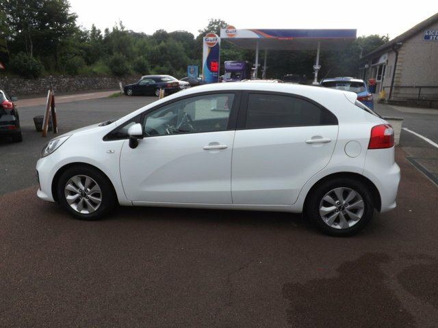 Kia RIO 1.25 Sr7 Hatchback White #5