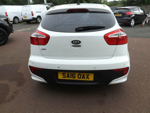 Kia RIO 1.25 Sr7 Hatchback White #6