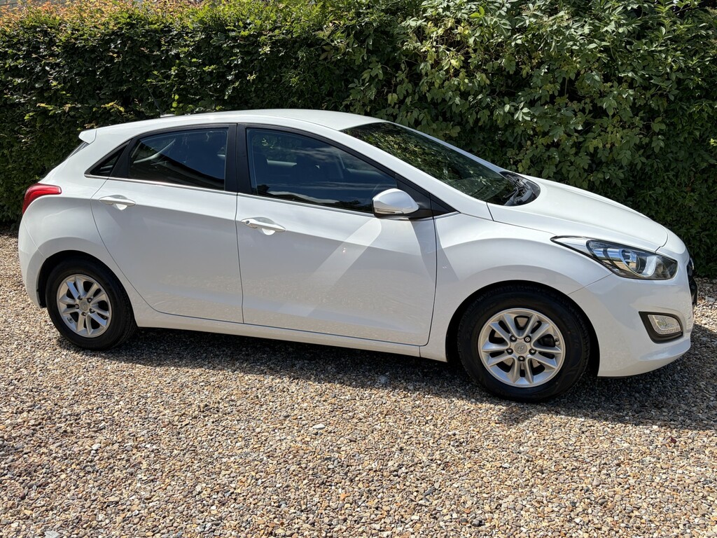 Hyundai I30 1.6 Crdi Blue Drive Se Nav 201565 YP65ATN White #6