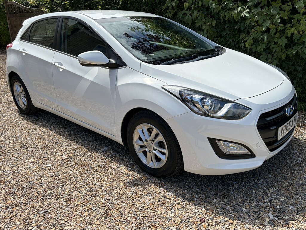 Hyundai I30 1.6 Crdi Blue Drive Se Nav 201565 YP65ATN White #4