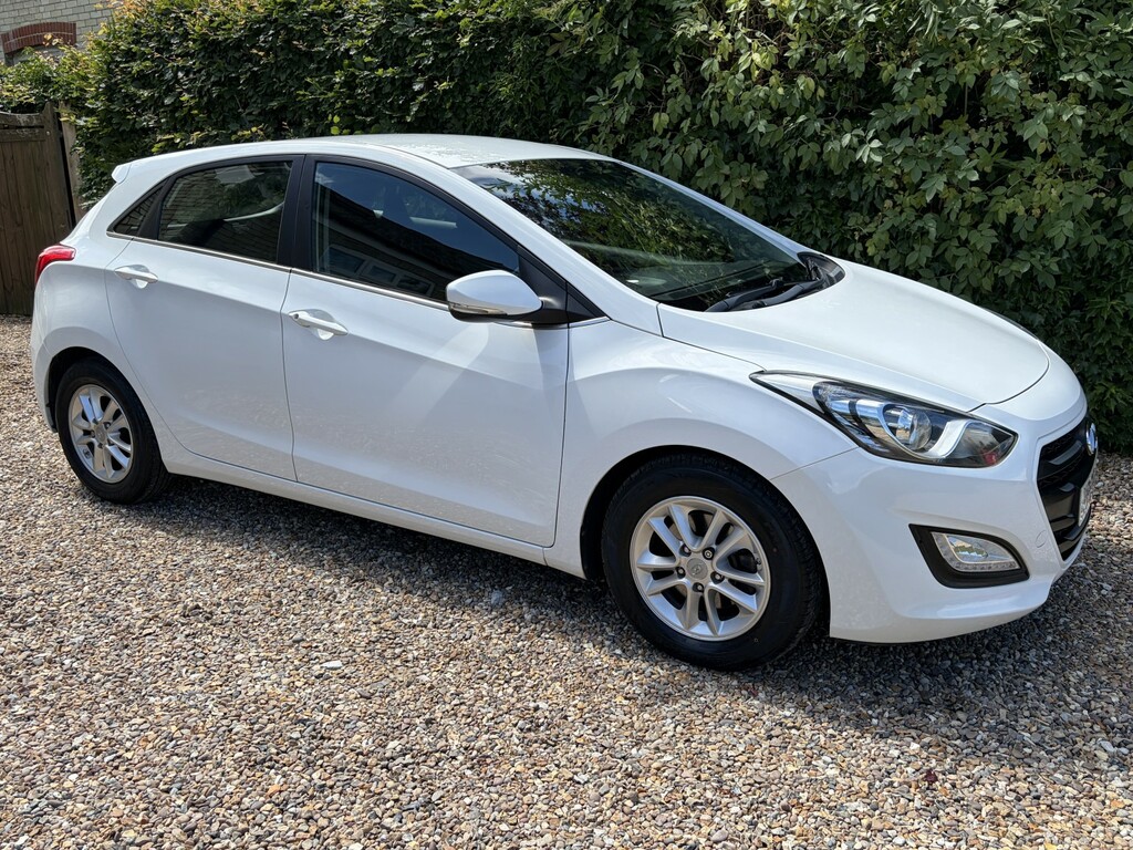 Hyundai I30 1.6 Crdi Blue Drive Se Nav 201565 YP65ATN White #5