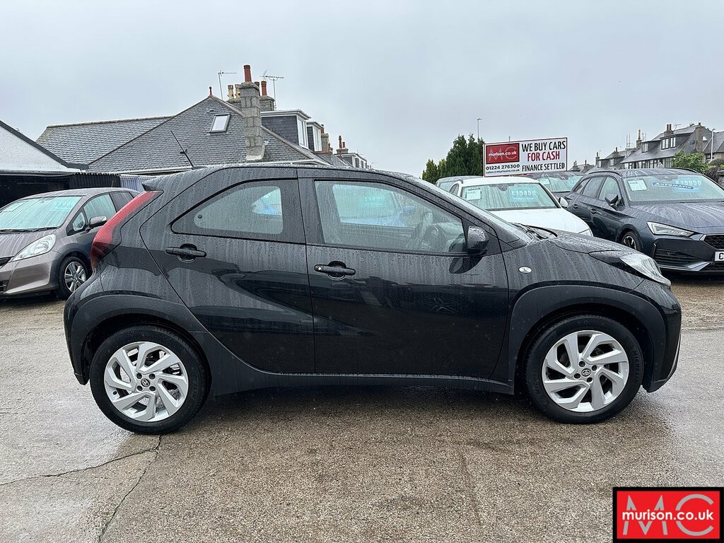 Toyota Aygo X Vvt-i Pure MK23LCU Black #3