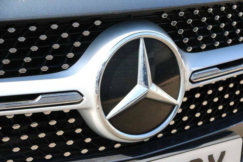 Mercedes-Benz GLC Class 300De 4Matic Amg Line 9G-tronic - 2020 70 DP70LCX Grey #4