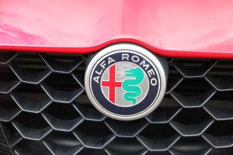 Alfa Romeo Giulia 2.0 Tb 280 Veloce Ti - 2019 19 Red #4