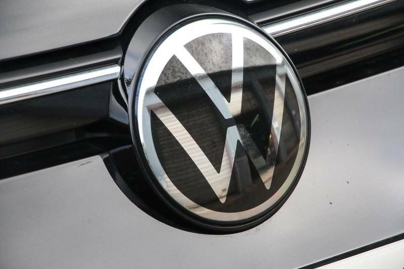 Volkswagen Golf 1.5 Tsi Life Euro 6 Ss - 2023 23 YL23JKK Black #4