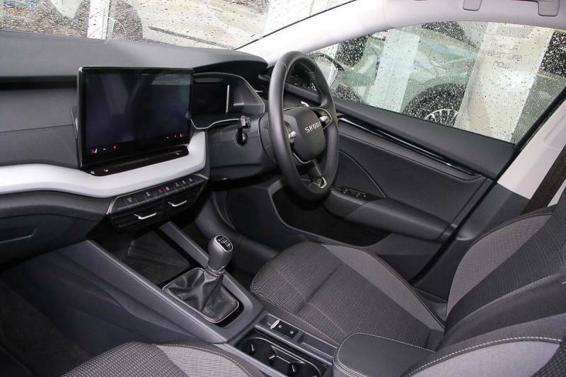 Skoda Octavia 1.5 Tsi Act Se Technology Euro 6 Ss - 2025 GJ75JJK Black #2