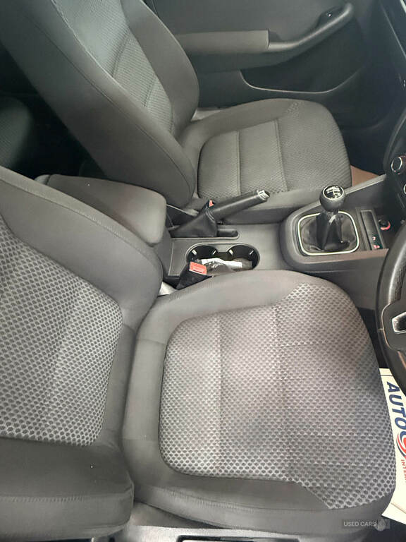 Volkswagen Jetta S Silver #12
