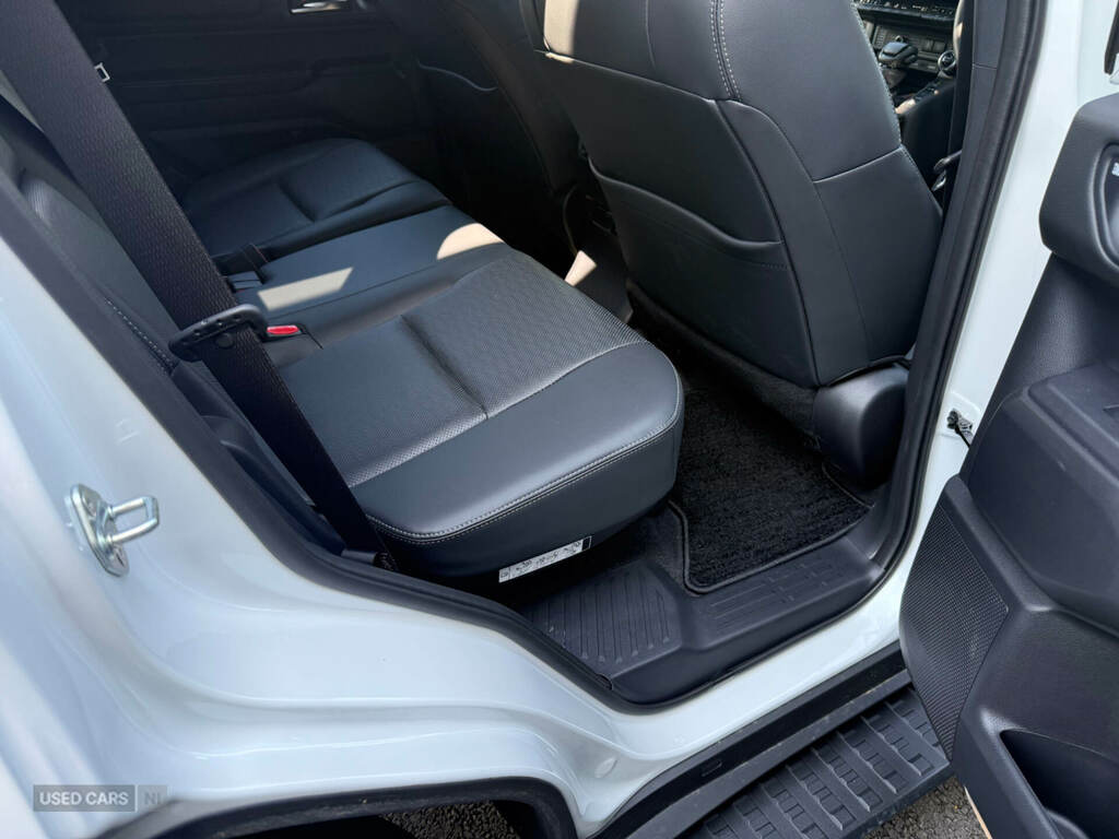 Toyota Land Cruiser 7 Seater White #6