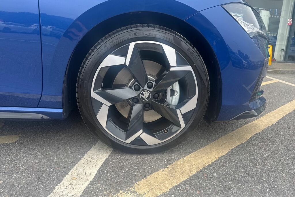 Skoda Superb 2.0 Tdi 193 Sportline 4X4 Dsg WJ26FHW Blue #5
