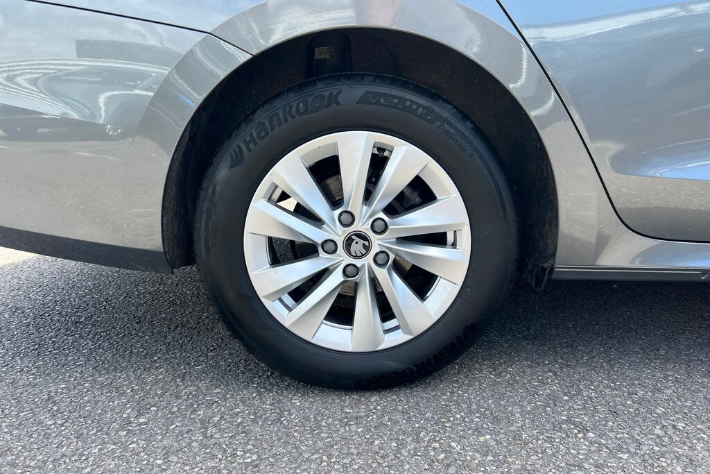 Skoda Octavia 1.5 Tsi Se Technology GJ75NKE Grey #5