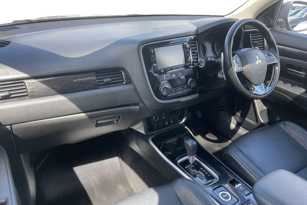 Mitsubishi Outlander 2.2 Di-d 4 Grey #2