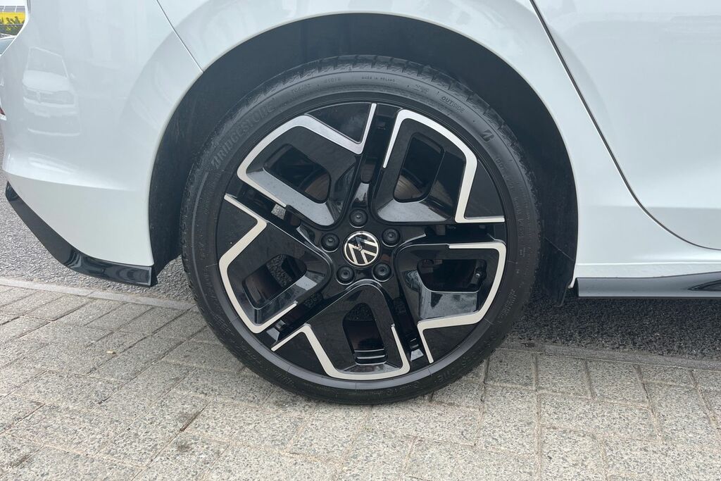 Volkswagen Golf 1.5 Tsi 150 R-line WF25KXW White #5