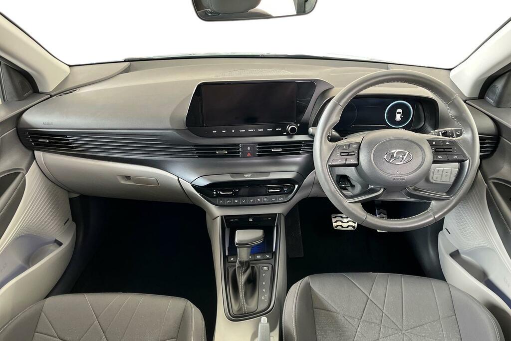 Hyundai Bayon Se Connect Red #8