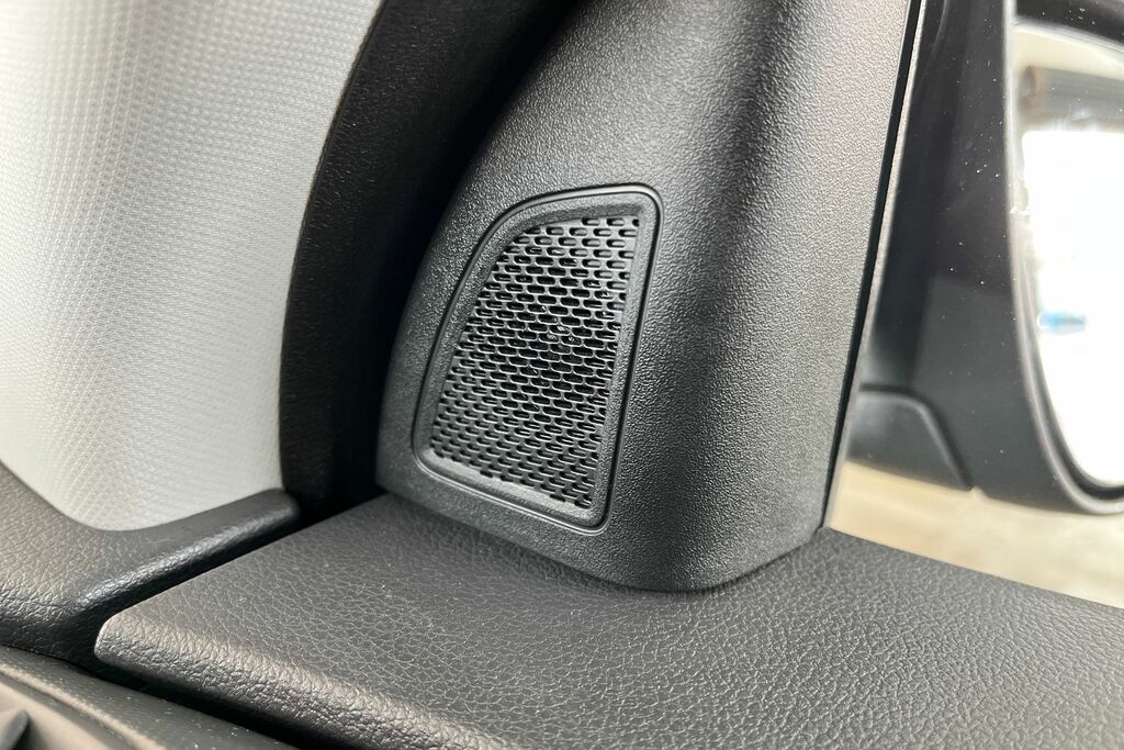 Hyundai Bayon Se Connect Red #28