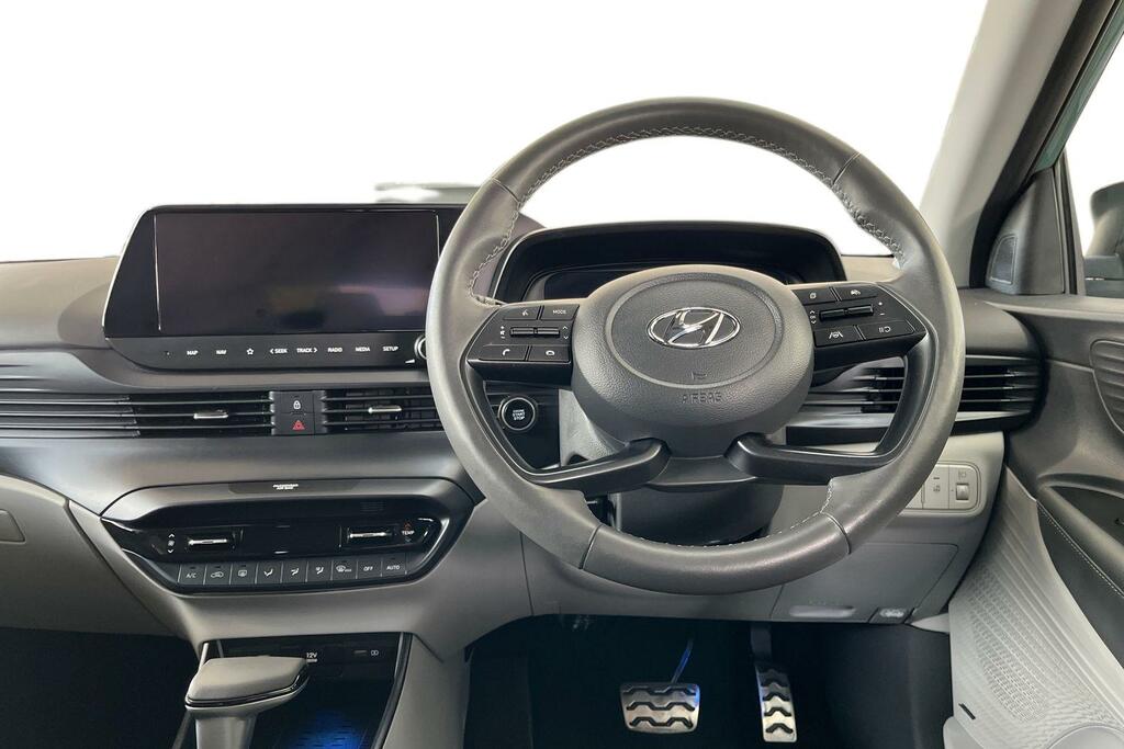 Hyundai Bayon Se Connect Red #15