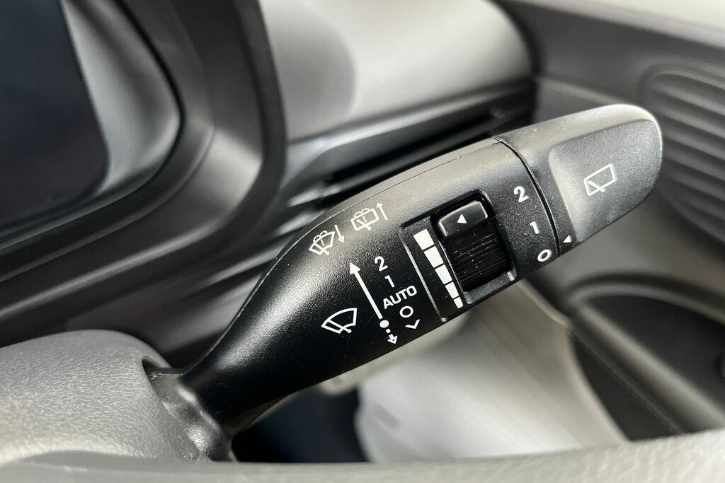 Hyundai Bayon Se Connect Red #26