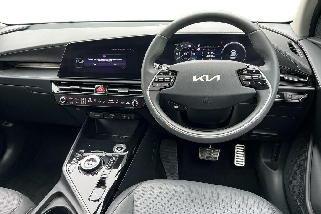 Kia e-Niro 64.8Kwh 4 WJ25EUW White #6