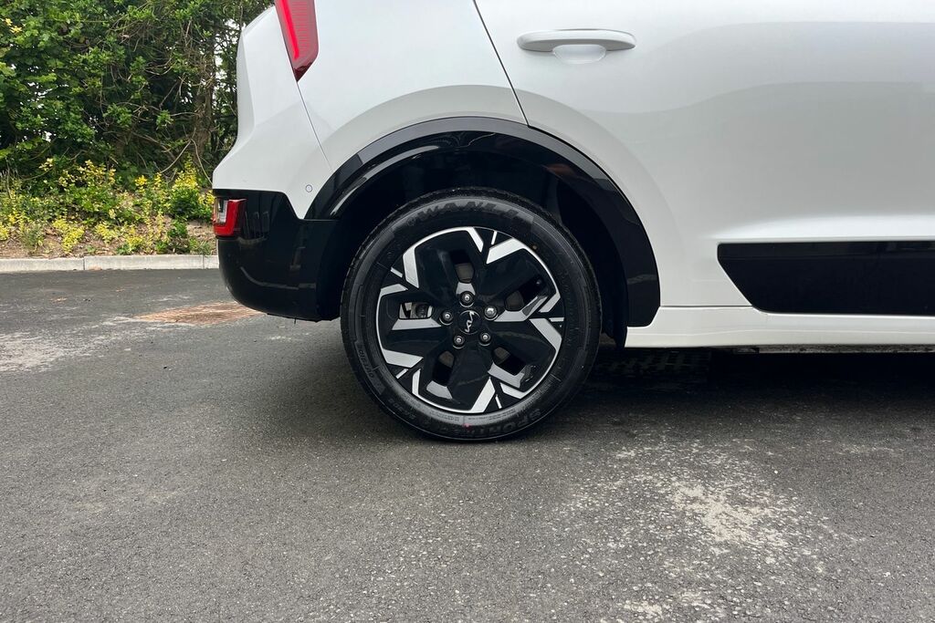 Kia e-Niro 64.8Kwh 4 WJ25EUW White #5