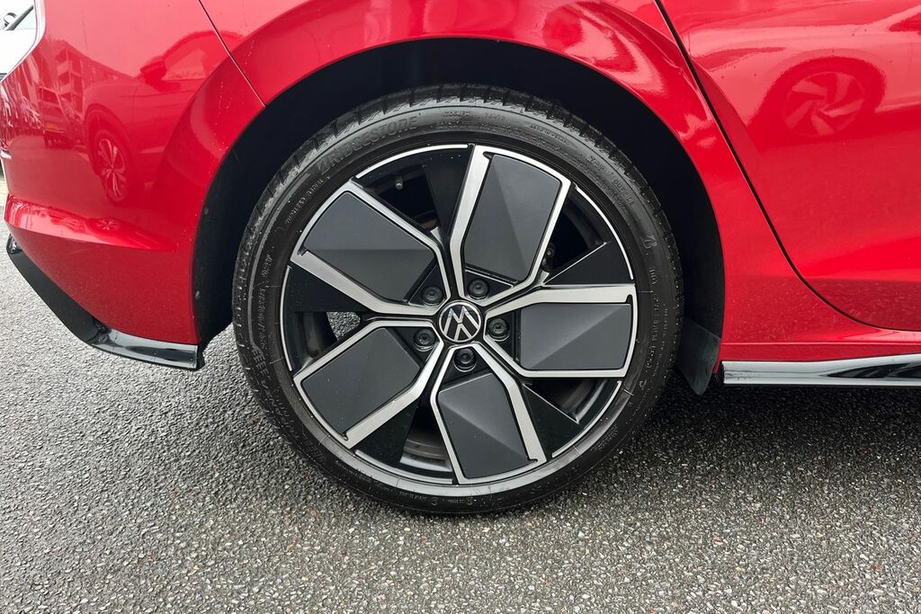 Volkswagen Golf 2.0 Tdi 150 Black Edition Dsg WF75YUV Red #5