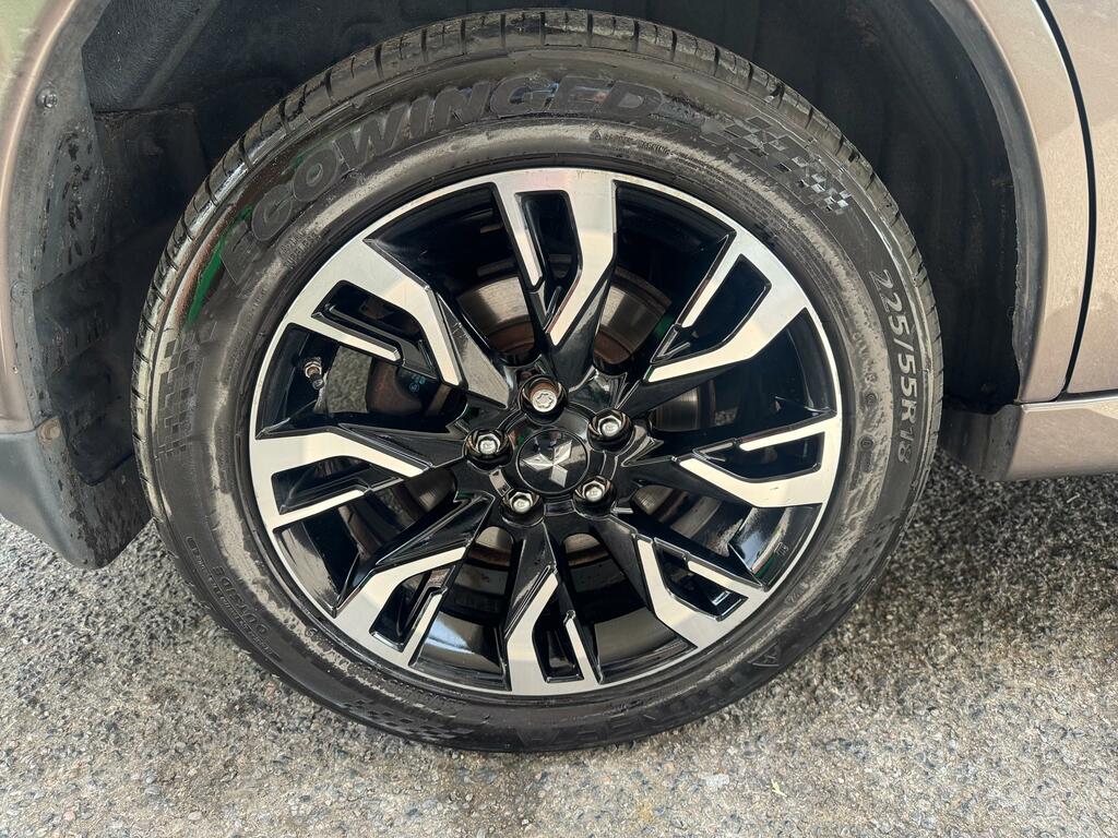 Mitsubishi Outlander Hybrid Ulez Free  #6