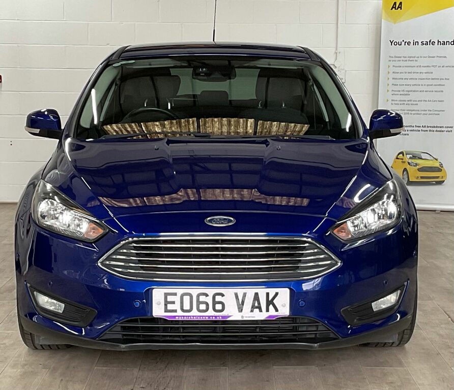 Ford Focus 1.0T Ecoboost Titanium Hatchback Blue #2