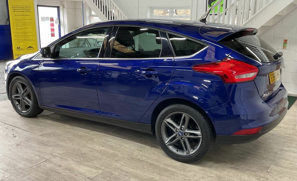 Ford Focus 1.0T Ecoboost Titanium Hatchback Blue #3