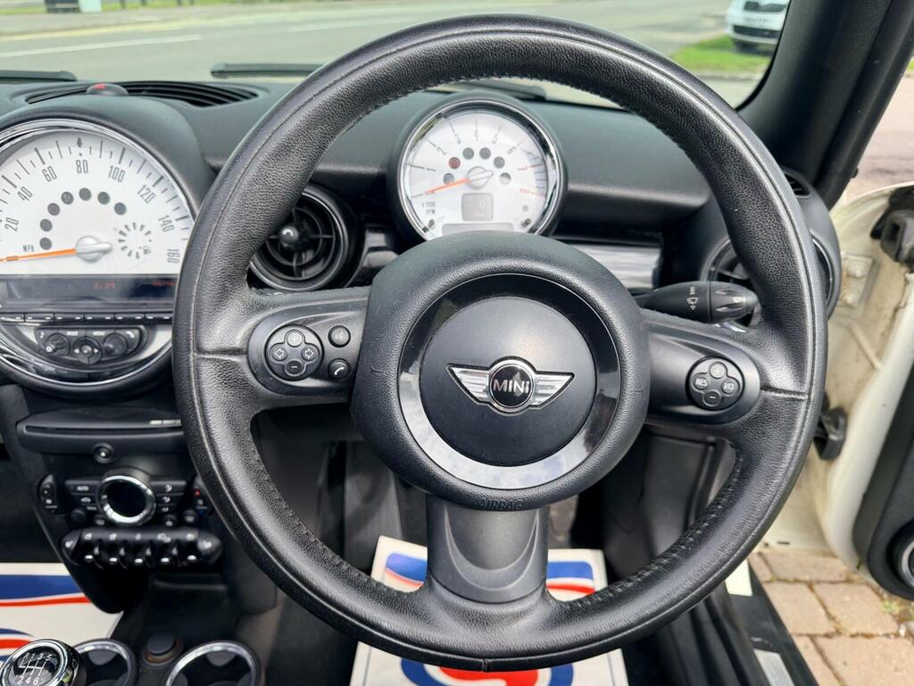 Mini Convertible One White #29