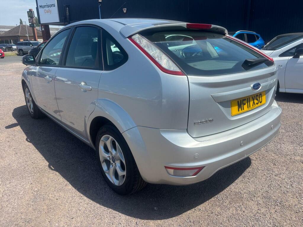 Ford Focus 1.6 Tdci Zetec Hatchback Euro 5 Red #2