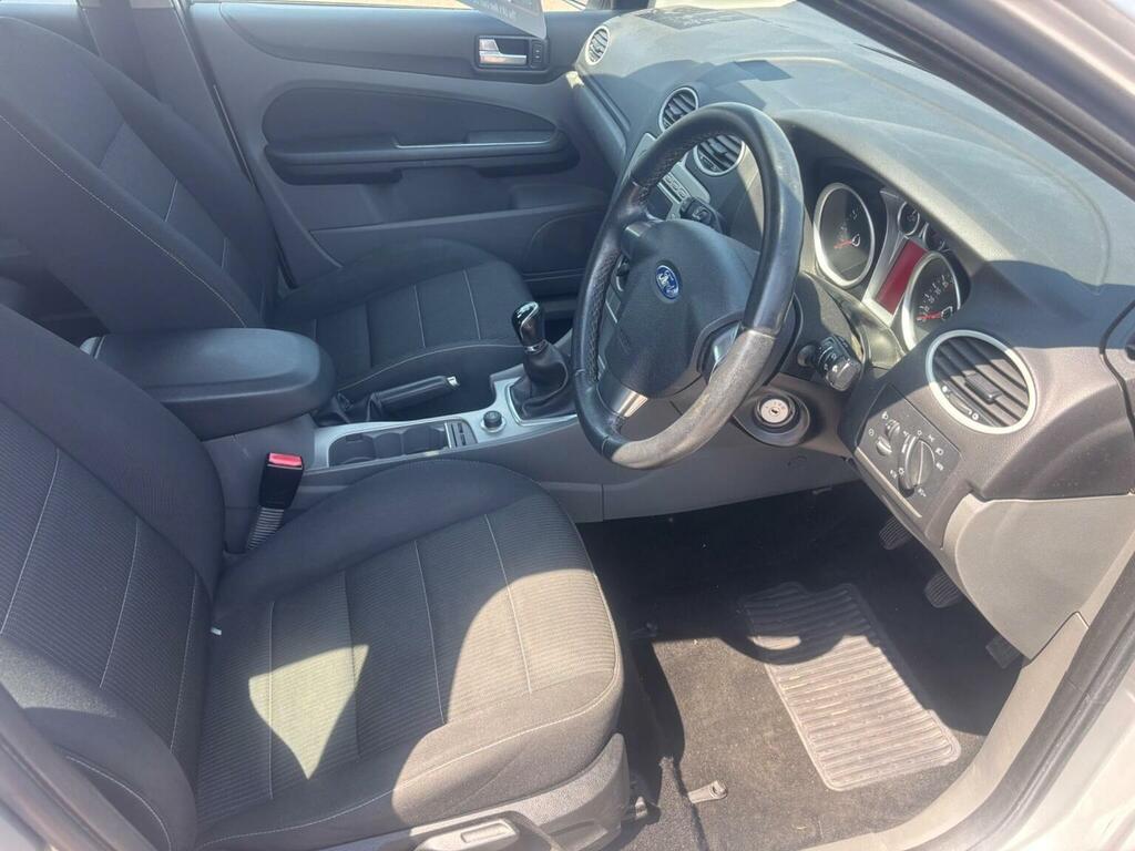 Ford Focus 1.6 Tdci Zetec Hatchback Euro 5 Red #3