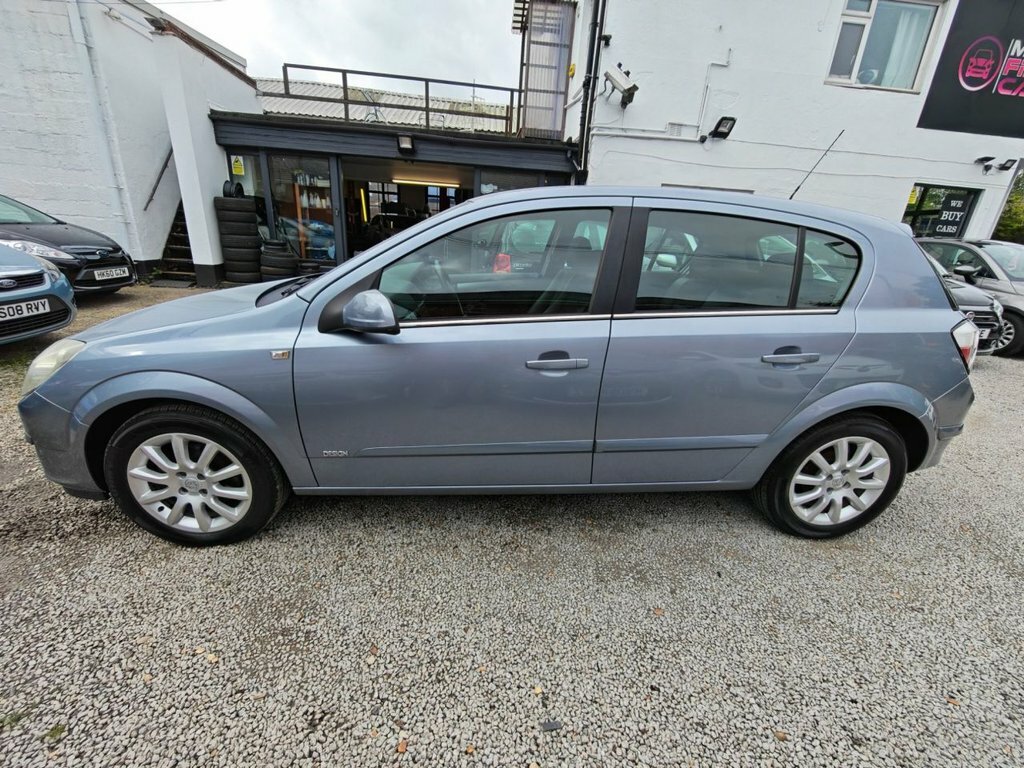 Vauxhall Astra 1L Design Silver #2