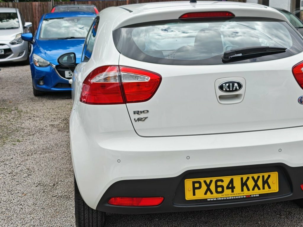 Kia RIO 1.3L Vr7 White #6