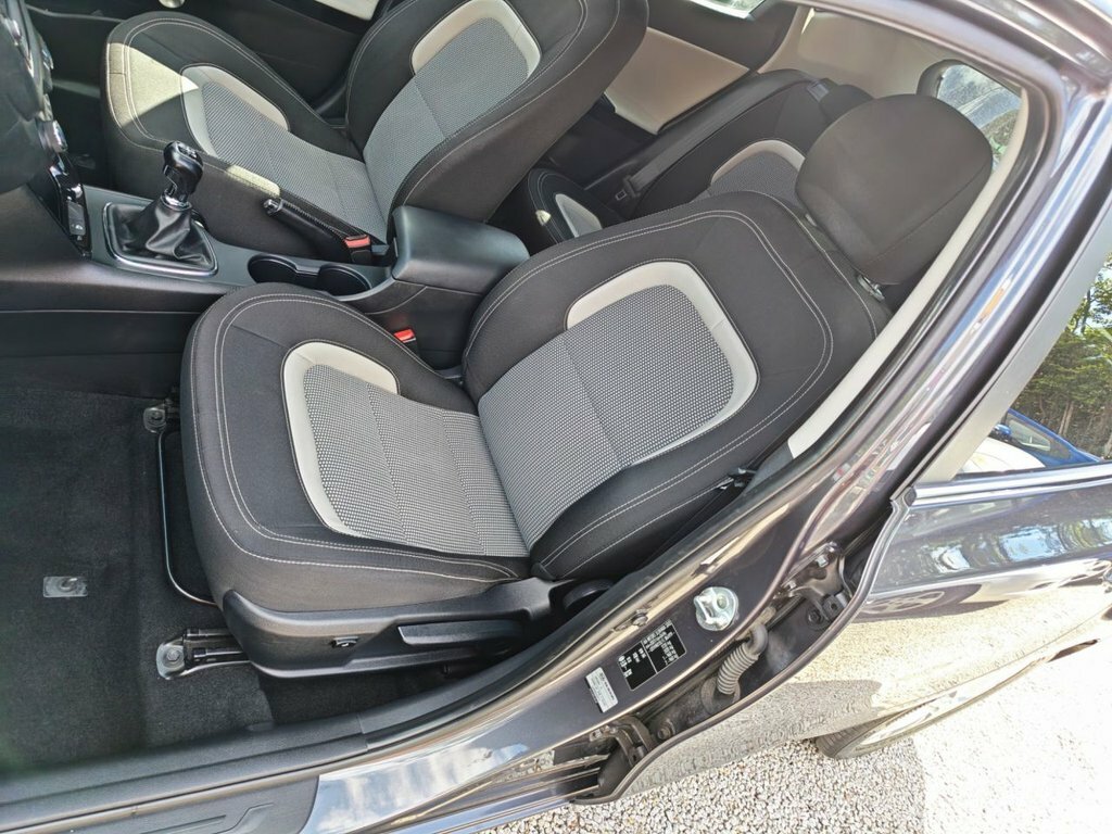 Kia Ceed 1.6 3 133 Bhp Red #23