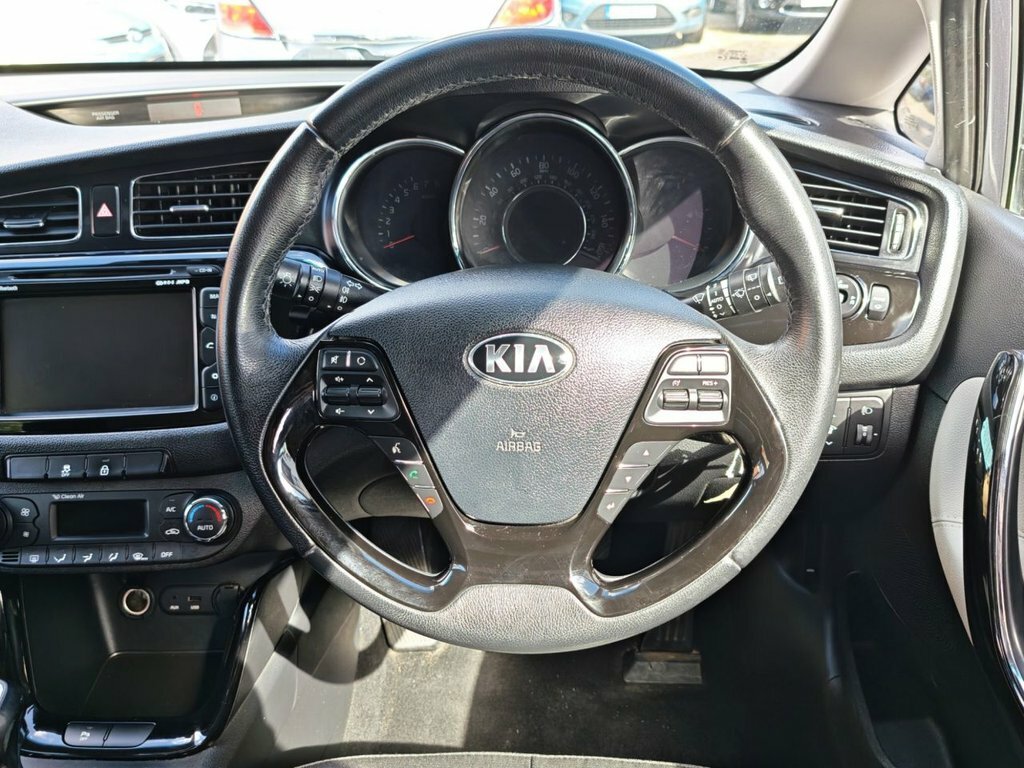 Kia Ceed 1.6 3 133 Bhp Red #18