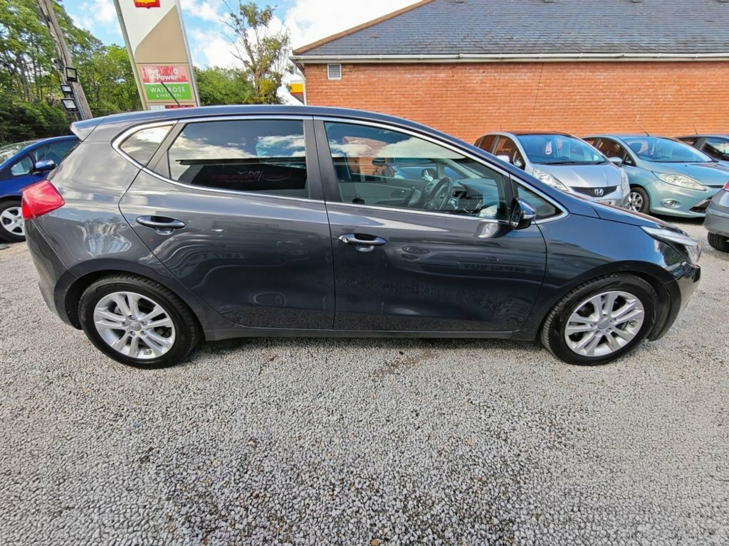 Kia Ceed 1.6 3 133 Bhp Red #10