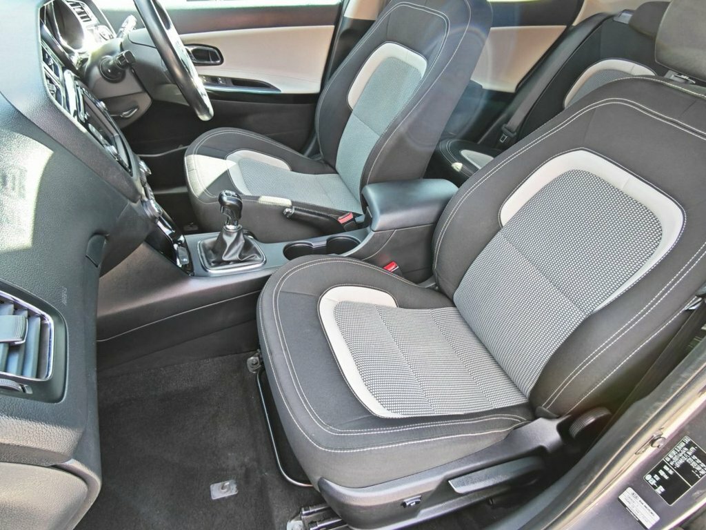 Kia Ceed 1.6 3 133 Bhp Red #17