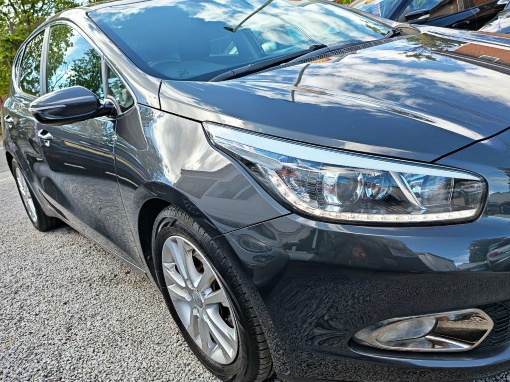 Kia Ceed 1.6 3 133 Bhp Red #13