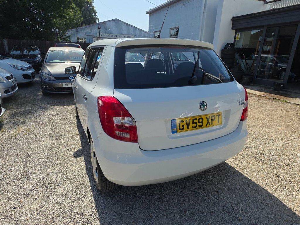 Skoda Fabia 1.2L 1 White #6